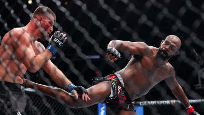 UFC 309: Semakin Tidak Terbendung, Jon Jones Berhasil Menumbangkan Stipe Miocic dengan Spinning Back Kick