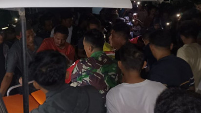 Korban Kecelakaan Maut Antara Truk dan Motor di Lombok Timur Dievakuasi
