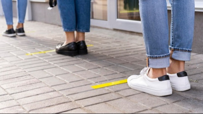 Pria Wajib Tahu, Apakah Benar pakai Celana Panjang sampai Menutup Mata Kaki, Masuk Neraka? Buya Yahya Tegaskan dalam Islam Ada...