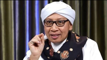 Sedang Shalat Sunnah Tiba-tiba Ada yang Menepuk Bahu Ingin Bermakmum, Sebaiknya Harus Bagaimana? Kata Buya Yahya…