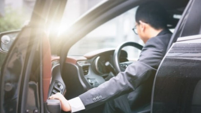 Punya Kendaraan Baru? Sambil Pegang Bagian Depan Lalu Bacalah Doa Ini