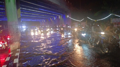 Sejumlah Ruas Jalan di Kota Semarang Terendam Banjir usai Diguyur Hujan Deras