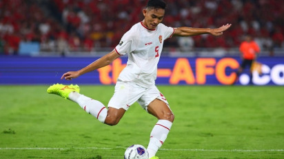 Pemain Muslim Benteng Timnas Indonesia yang Bikin Arab Saudi Frustasi Ini Ternyata Dijuluki Kapten Dunia Akhirat, Gegara Rizky Ridho Jadi Imam saat Shalat Jamaah di Stadion