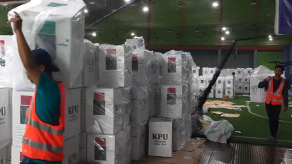 23 November Petugas Mulai Distribusi Logistik Pilkada