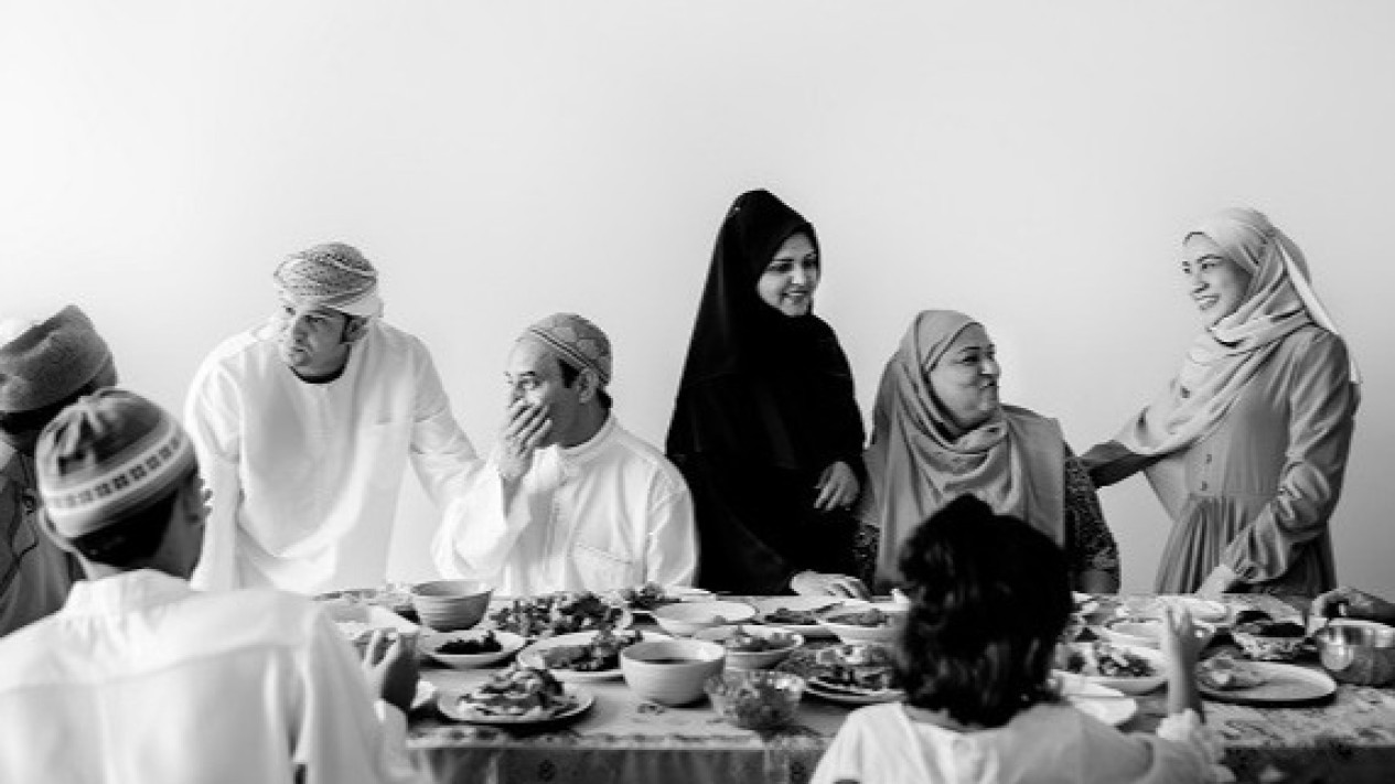 Siapa Bilang Istri Wajib Masuk Dapur? Ustaz Adi Hidayat Tegaskan Tugas Pokok Istri dalam Islam Itu…
            - galeri foto