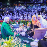 Berselawat di Ponpes Genggong, Cagub Jatim Khofifah Ajak Generasi Muda Tingkatkan Prestasi dan Jauhi Narkoba