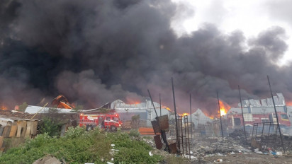 Pabrik Sepeda Pasific di Kawasan Industri Terboyo Semarang Terbakar