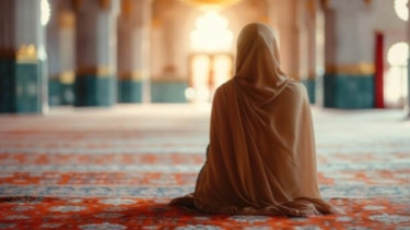 Sebenarnya Perempuan Boleh Tidak Shalat Jumat? Kata Buya Yahya Sah Saja, Namun Masalahnya…