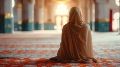 Sebenarnya Perempuan Boleh Tidak Shalat Jumat? Kata Buya Yahya Sah Saja, Namun Masalahnya…