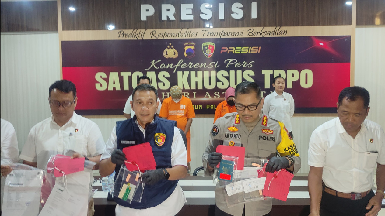 Polda Jateng Ungkap 28 Kasus Perdagangan Orang, Libatkan 29 Tersangka dan 40 Korban
            - galeri foto