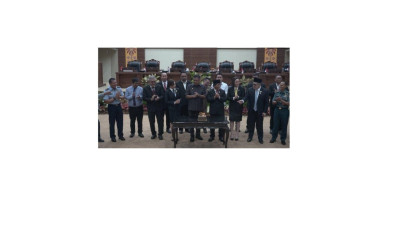 Olly Dondokambey Hadiri Paripurna Pengucapan Sumpah Pimpinan DPRD Sulawesi Utara