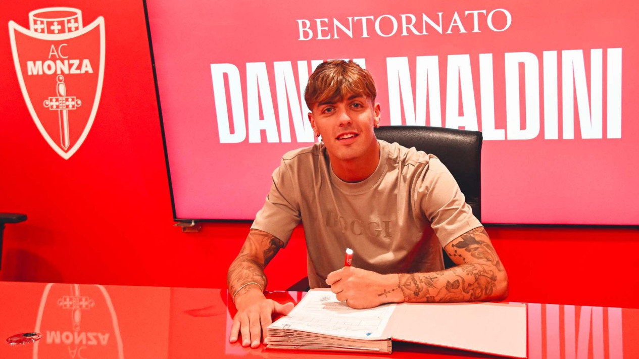 Bursa Transfer: Fiorentina Siap Saingi Inter Milan demi Bintang Buangan AC Milan
            - galeri foto