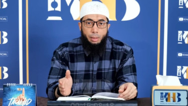 Jika Tak Sanggup Tahajud, Kata Ustaz Khalid Basalamah Setidaknya Amalkan Zikir Ini Saat Bangun Malam