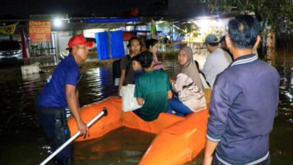 Kerahkan 16 Perahu, BPBD Lakukan Evakuasi Lanjutan untuk Warga Terdampak Banjir