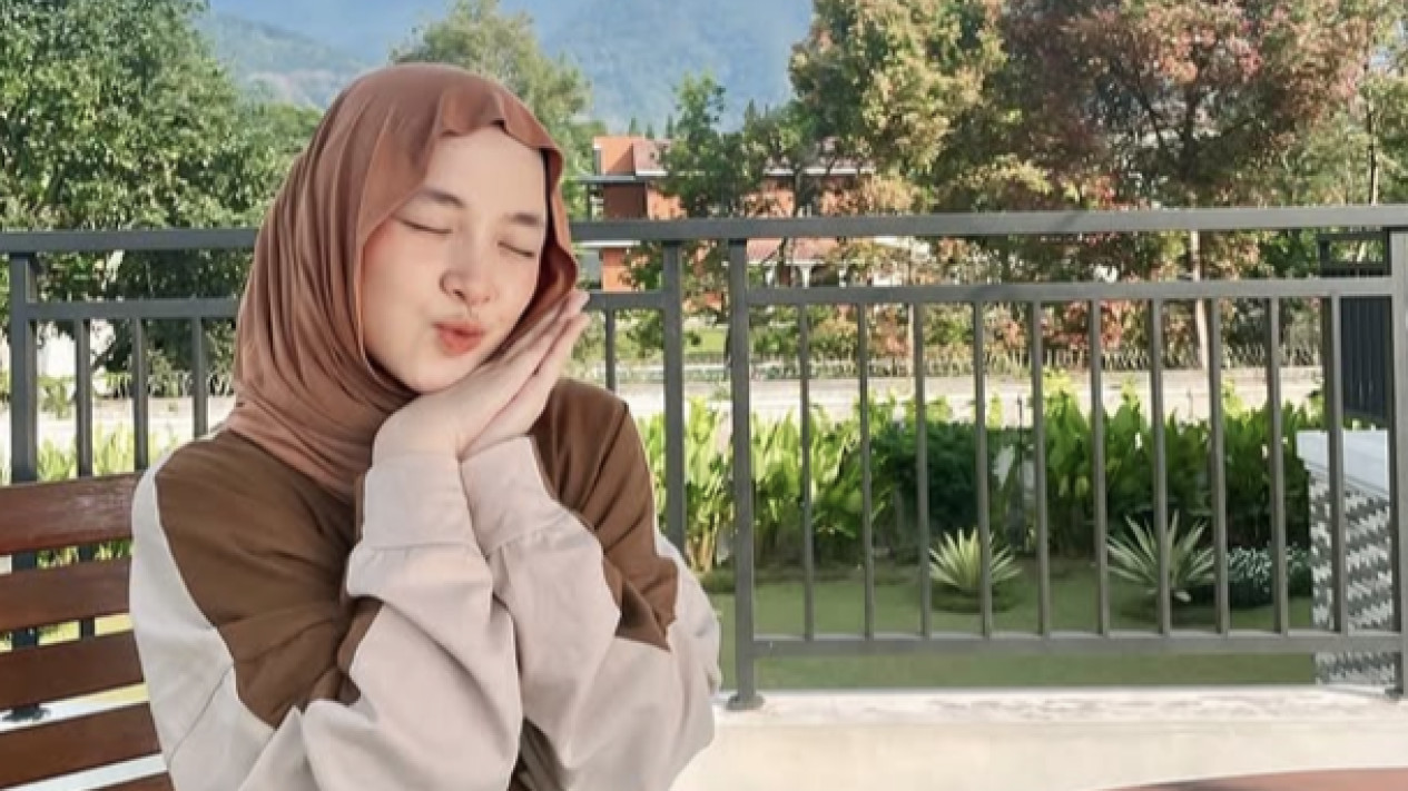 Pengakuan Mengejutkan Ririe Fairuz soal Nissa Sabyan dan Ayus Menikah
            - galeri foto