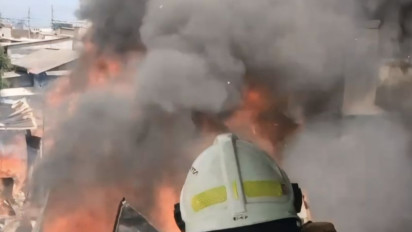 Kompor Meleduk! Jadi Penyebab Kebakaran Hanguskan 40 Rumah Semi Permanen di Jatinegara