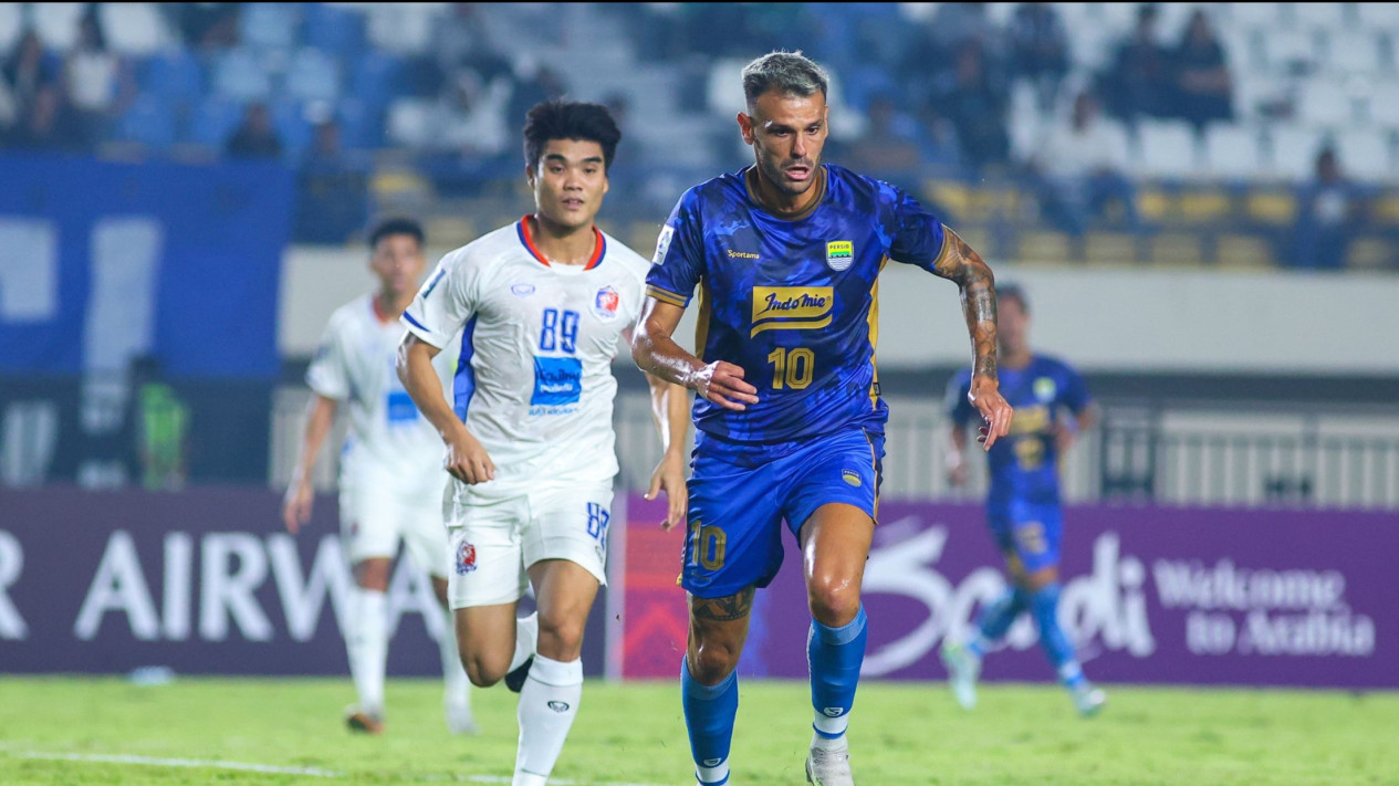 Kembali Ke Thailand sebagai Lawan, Gelandang Asing Persib Pede Hadapi Port FC
            - galeri foto