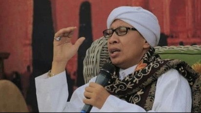 Milih Merem saat Shalat karena Susah Khusyuk, Apakah Boleh? Tegas Buya Yahya Hukumnya dalam Islam Tetap...