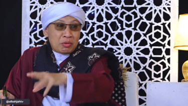 Saat Shalat Pandangan yang Benar ke Depan atau Tempat Sujud? Ternyata Kata Buya Yahya yang Benar...