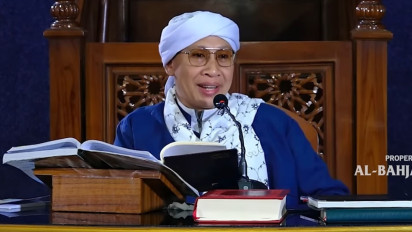 Mana yang Benar, Doa Iftitah Allahumma Baid Bayni atau Wajjahtu Wajhiya? Buya Yahya Tegaskan Keduanya...