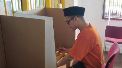 Para Tahanan Polres Tangsel Ikut Gunakan Hak Suara Pilkada 2024 dari Dalam Rutan