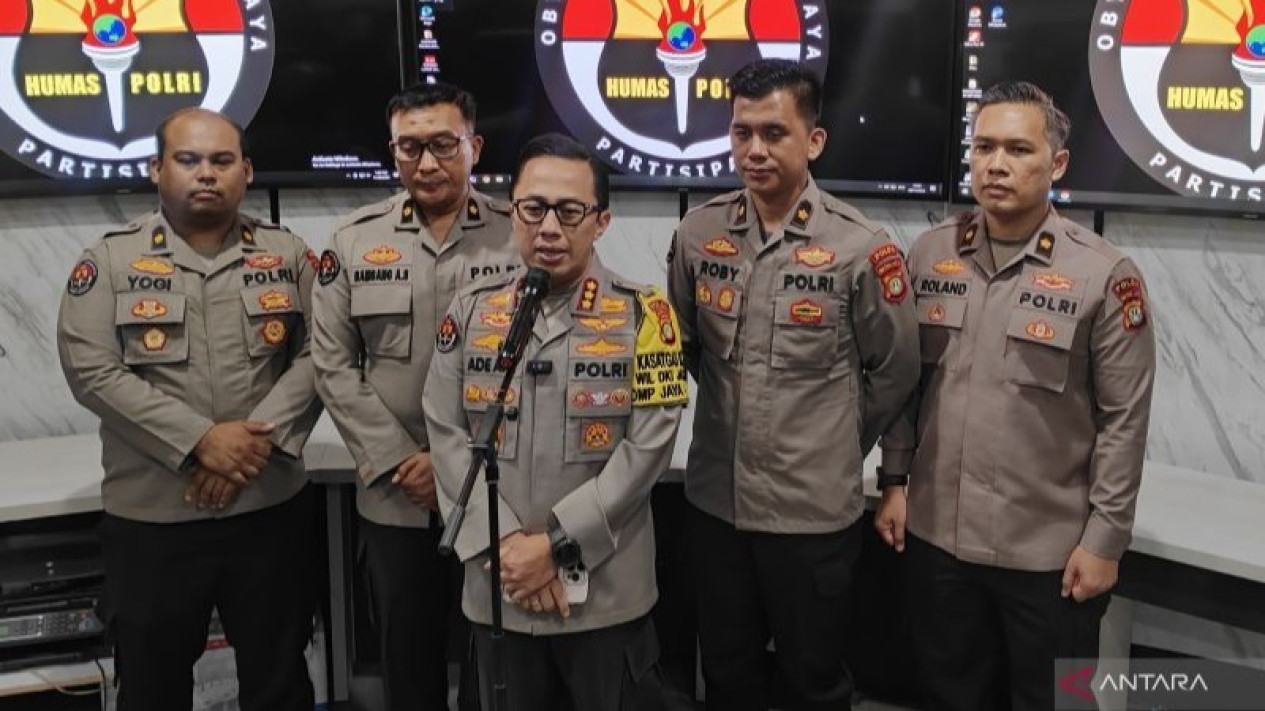 Pilkada Jakarta 2024 Lancar dan Aman, Polda Metro Jaya Tetap Tingkatkan Kewaspadaan
            - galeri foto