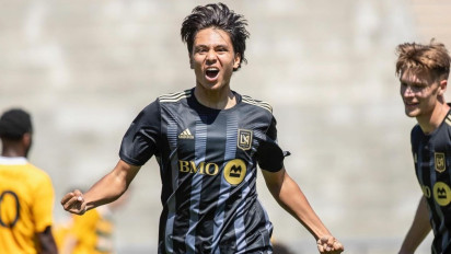 Resmi Dipanggil Timnas, Patrick Kluivert Ungkap Alasan Pilih Adrian Wibowo