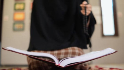 Siap-siap Diberikan Cahaya, Jika Baca Surat Al Kahfi di Hari Jumat, Kata Ustaz Khalid Basalamah