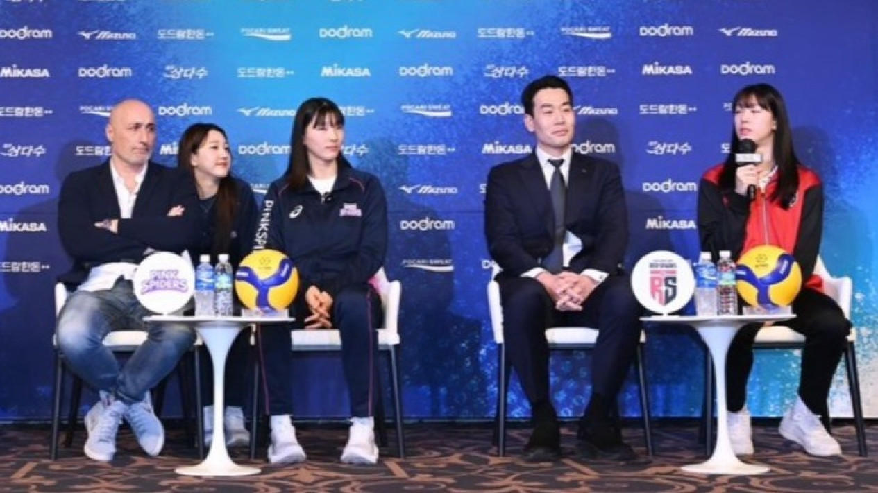 Bawa-bawa Red Sparks, Pelatih Pink Spiders Sampaikan Kritik Keras ke KOVO, Menurutnya Federasi Harus Pertimbangkan...
            - galeri foto