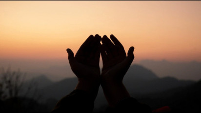 Doa Hari Jumat Berkah agar Rezeki Berlimpah dan Peroleh Kebaikan di Dunia-Akhirat