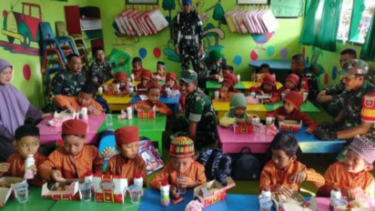 Gelar Makan Gratis Bersama Siswa PAUD, Kodim Pasangkayu: Ini Program Pemerintah Pusat