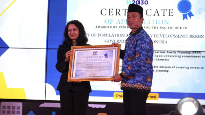 Penghargaan Internasional di Bidang KB Pasca Salin untuk Menteri Kependudukan dan Pembangunan Keluarga/ BKKBN dari FP2030
