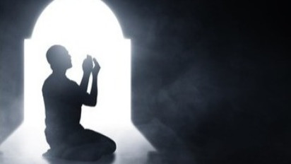 Tahajud dan Qiyamul Lail Apakah Sama? Ternyata Kata Ustaz Adi Hidayat Shalat Malam Itu…