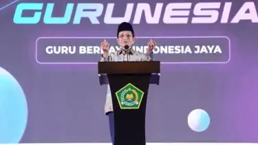 Menag RI Nasaruddin Umar dalam puncak peringatan Hari Guru Nasional 2024 di Jakarta