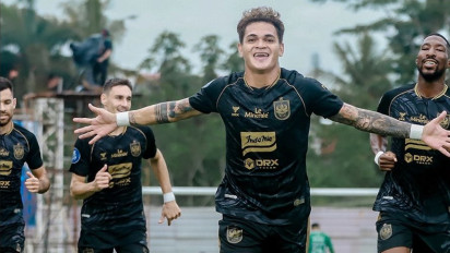 Gol Bunuh Diri Kiper Bawa PSIS Semarang Raih Poin Penuh Atas Semen Padang