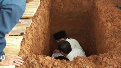Makam Jadi Terang Benderang Jika Waktu Hidup Rajin Baca Surat Ini, Kata Ustaz Adi Hidayat…