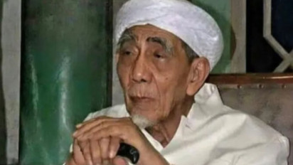 Orang Tua Harus Tahu, Mbah Moen Ungkap Setelah Shalat Lakukan Ijazah Amalan Pembawa Rezeki ini agar Dikaruniai Anak