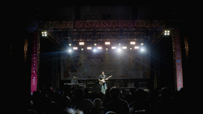 Nearsoeara Acara Mahasiswa IPB Sukses Padukan Budaya Batik dengan Konser Musik