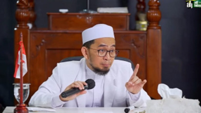 Sering Baca Al Fatihah Bersama dengan Imam saat Shalat Berjamaah? Ternyata Ustaz Adi Hidayat Bilang yang Benar…