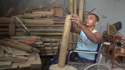 Sukardi, Difabel Asal Jombang Sukses Kreasikan Kerajinan Bambu Bernilai Jual Tinggi