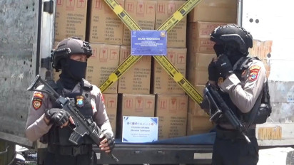 Polres Tanjung Perak dan Kemendag Gagalkan Penyelundupan Keramik dan Tableware Ilegal Senilai Rp 9,8 Miliar