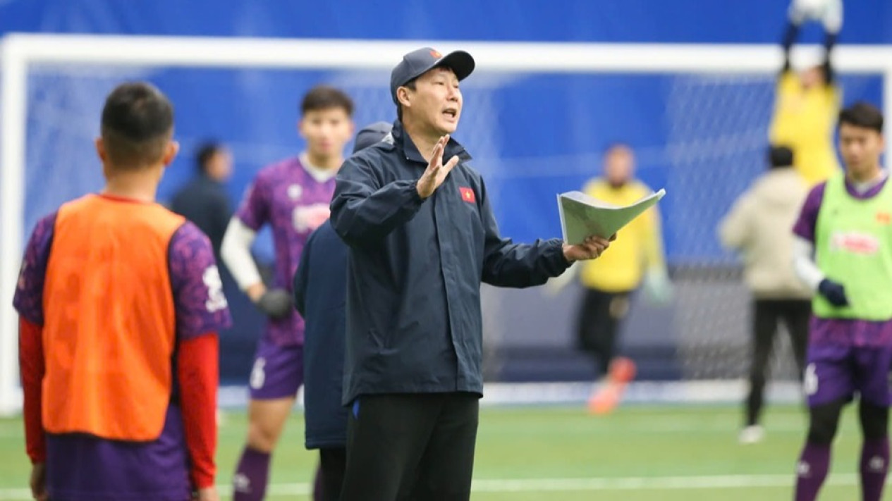 Media Vietnam Kegirangan Kim Sang-sik Dapat Kabar Baik Jelang Hadapi Timnas Indonesia di Piala AFF 2024
            - galeri foto