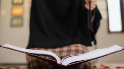 Ustaz Adi Hidayat: Orang yang Mencintai Surat Ini Allah Akan Jaga Jasadnya