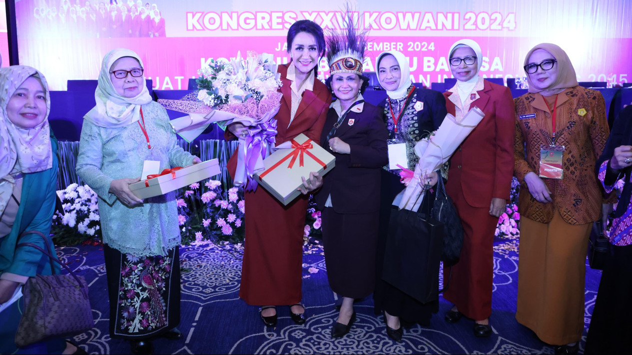 Nannie Hadi Tjahjanto Terpilih Sebagai Ketua Umum KOWANI
            - galeri foto