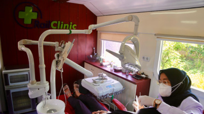 Masyarakat Kabupaten Malang Antusias Ikuti Pengobatan Gratis di Rail Clinic KAI