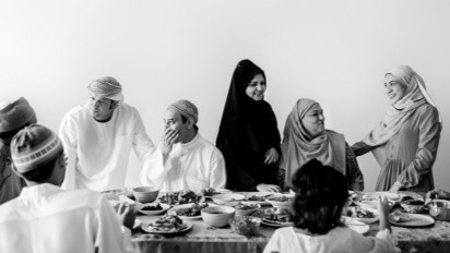 Berkaca dari Kasus Anak Bunuh Ayah dan Nenek, Ustaz Fatih Karim Ingatkan Soal Bakti ke Orang Tua Adalah Amal Terbesar