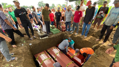 Tiga Jenazah Korban Pembunuhan dan Perampokan di Kediri Dimakamkan di Satu Lubang