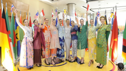 Kebaya Resmi Jadi Warisan Budaya Dunia: Simbol Persatuan Asia Tenggara Diakui UNESCO