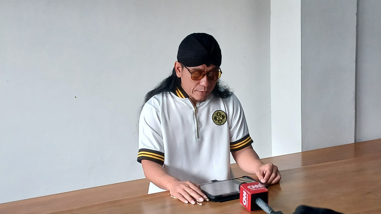 Misteri Keberadaan Sunhaji Penjual Es Teh Setelah Dihina Gus Miftah, Kini Dia..
            - galeri foto