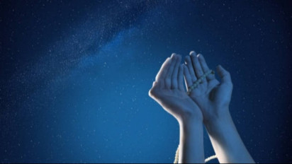 Bukan Tengah Malam atau Jam 3 Pagi, Tapi Saran Ustaz Adi Hidayat Lakukan Shalat Tahajud di Jam Ini dan Baca Ini Minimal 100 Kali